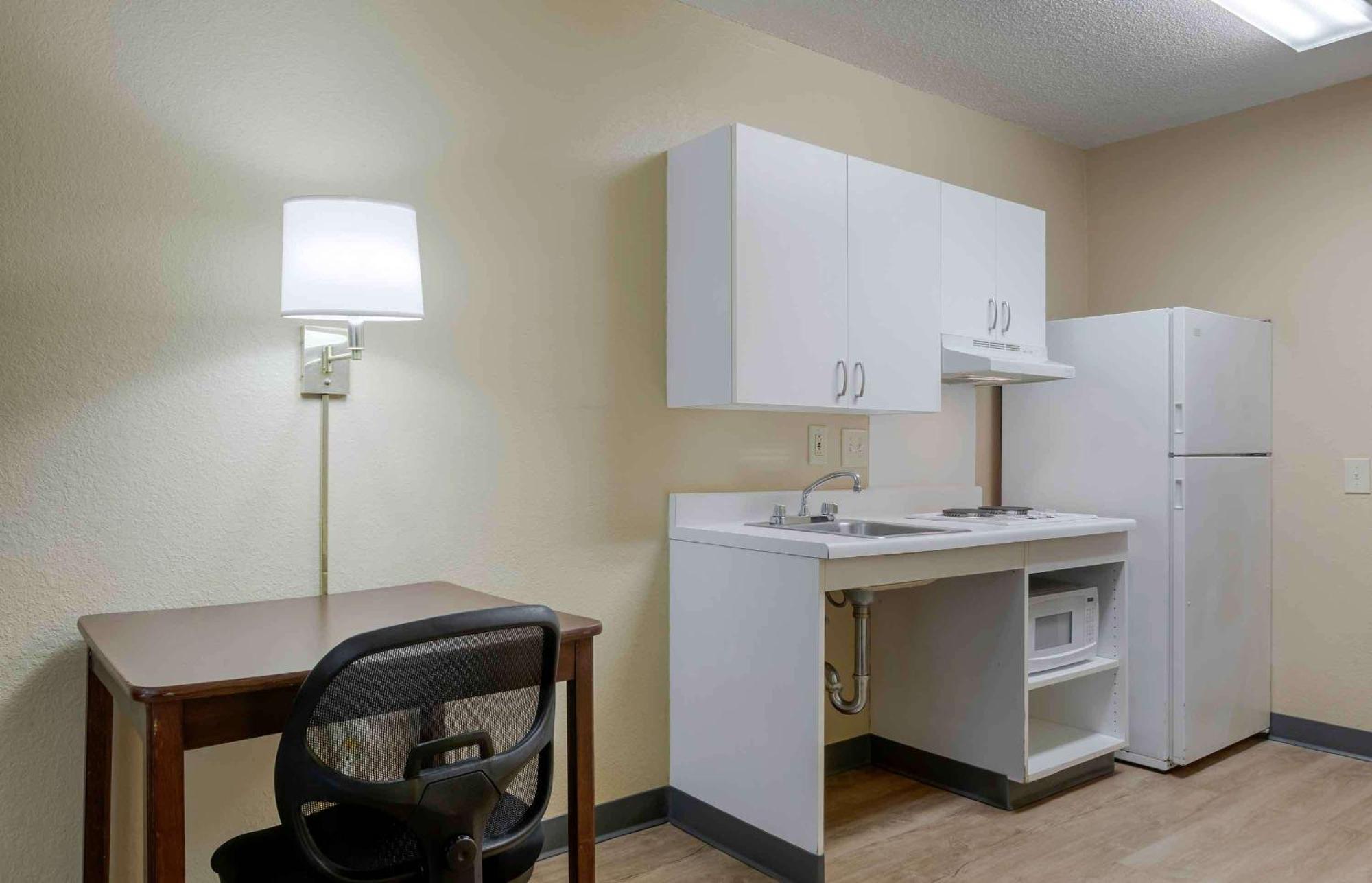 Extended Stay America Select Suites - Raleigh - Cary - Regency Parkway South Exterior foto